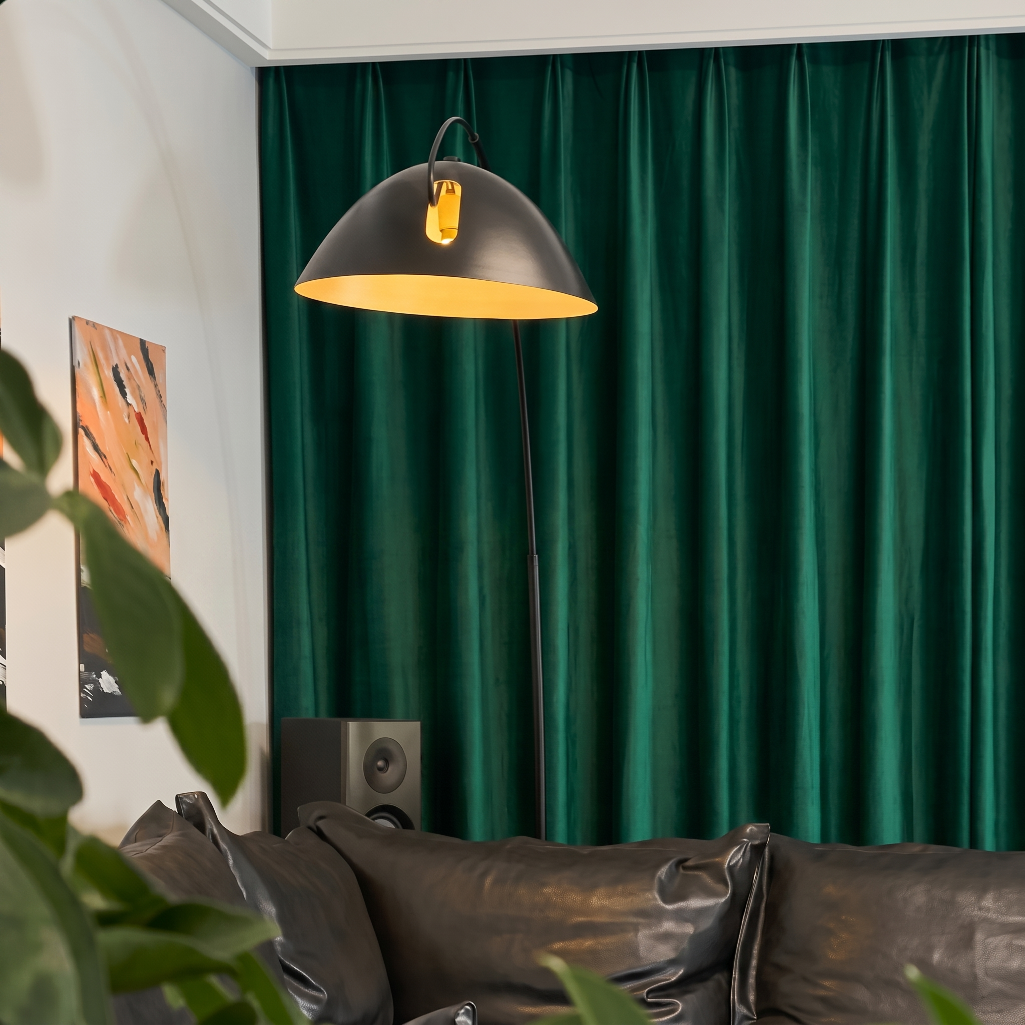 Nordic Elegance | Modern Floor Lamp with Adjustable Height & LED Bulb | Minimalist Design for Living Room Illumination