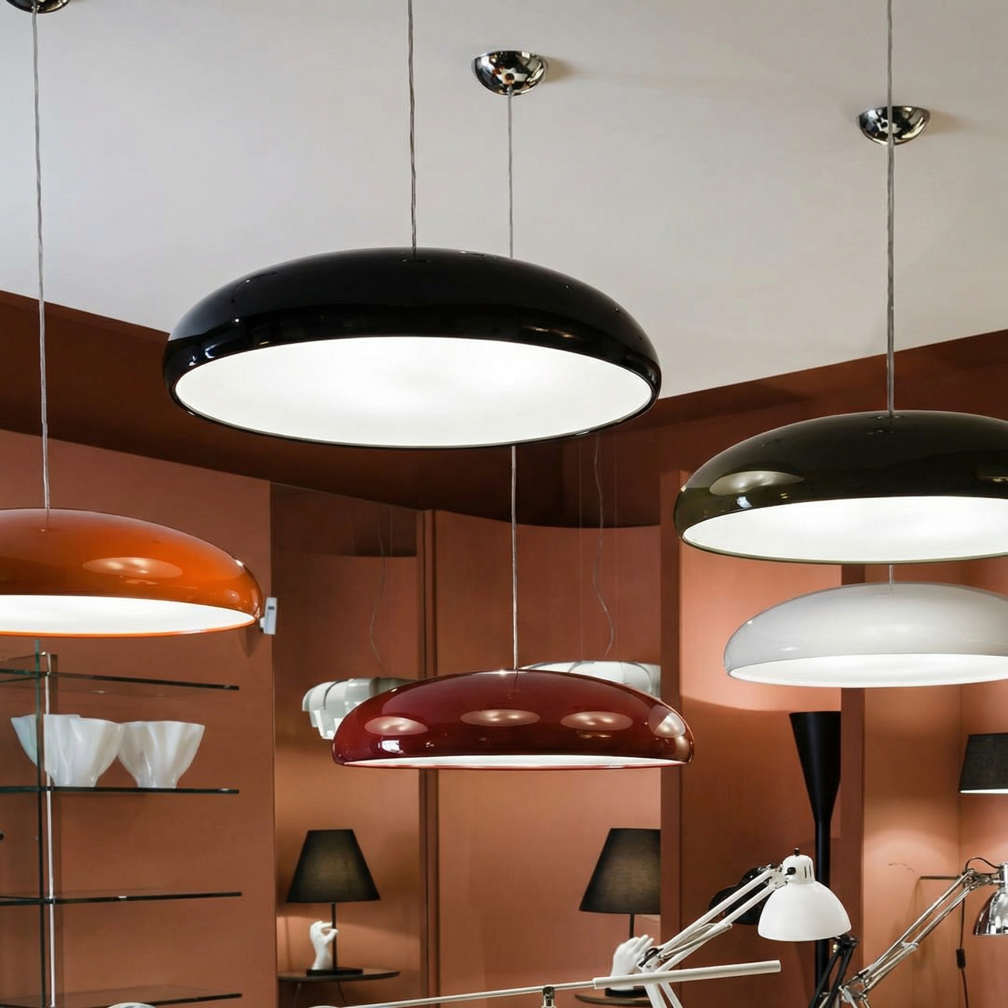 LiraLight | Stylish Black Pendant Lighting for Artistic Interiors