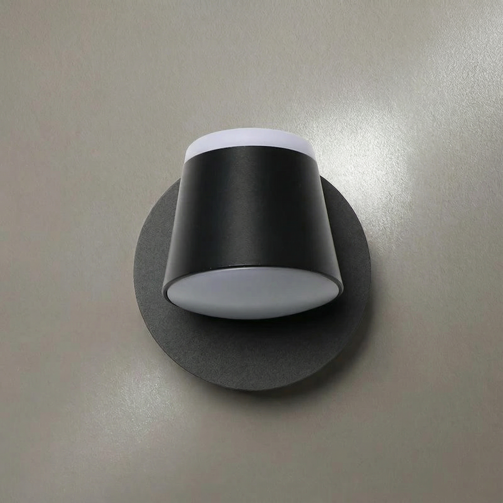 Luminara | Sleek Modern Acrylic Wall Lamp for Hallways and Living Rooms