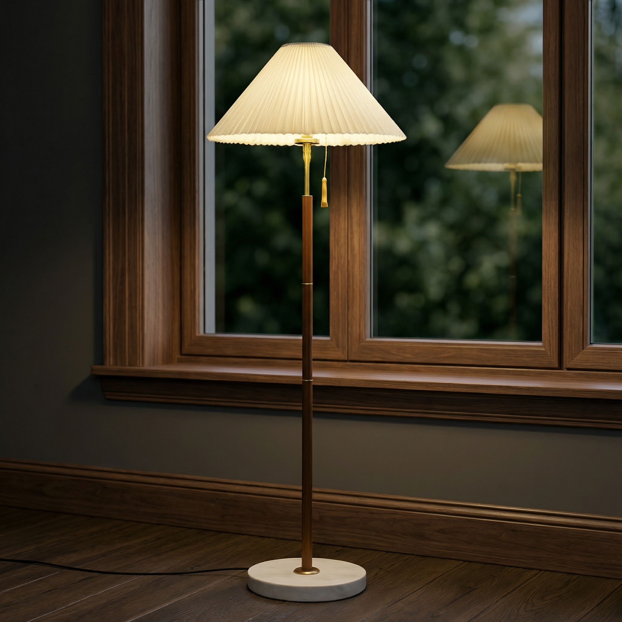Yrus Collection | Vintage Wooden Floor Lamp with LED Compatibility | Elegant Design for Cozy Living Rooms
