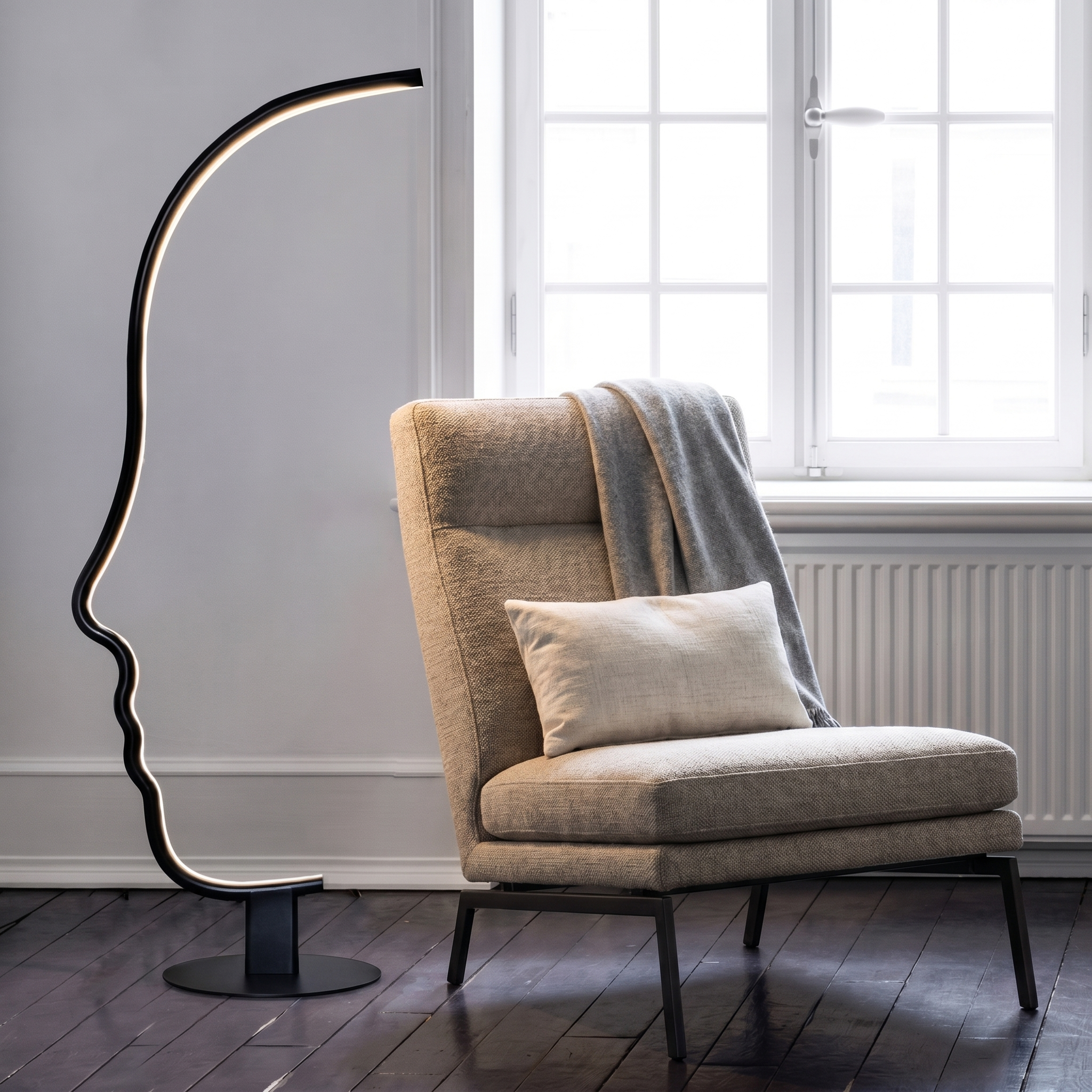 Sculptural Face Floor Lamp | Modern Design with Warm LED Light | Contemporary Lighting for Living Spaces